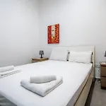 Modern & Spacious Near Valletta Apartmán *