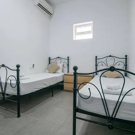 Апартаменты Modern & Spacious Near Valletta Слима