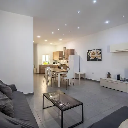 Апартаменты Modern & Spacious Near Valletta