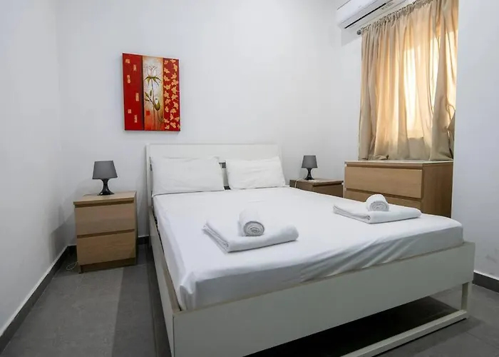 Modern & Spacious Near Valletta Слима