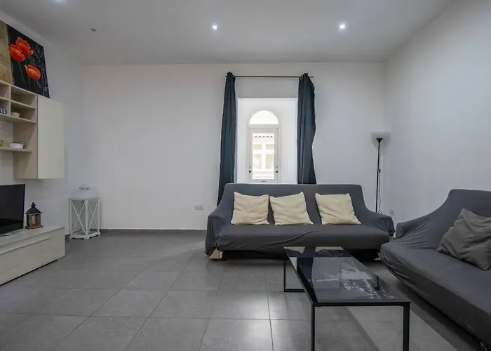 Modern & Spacious Near Valletta 아파트 *