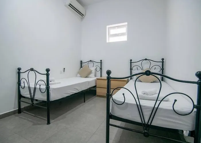 Апартаменты Modern & Spacious Near Valletta Слима