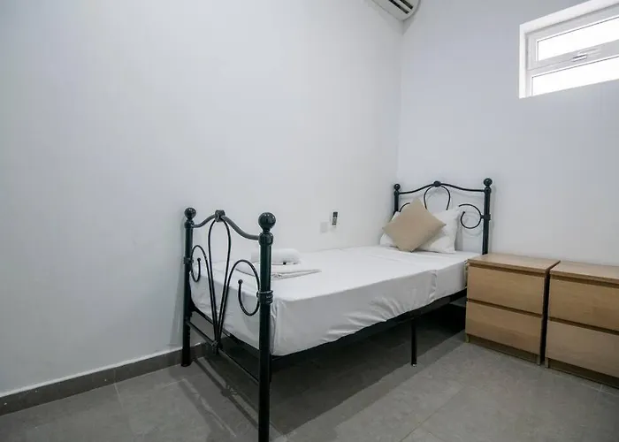 Modern & Spacious Near Valletta Апартаменты